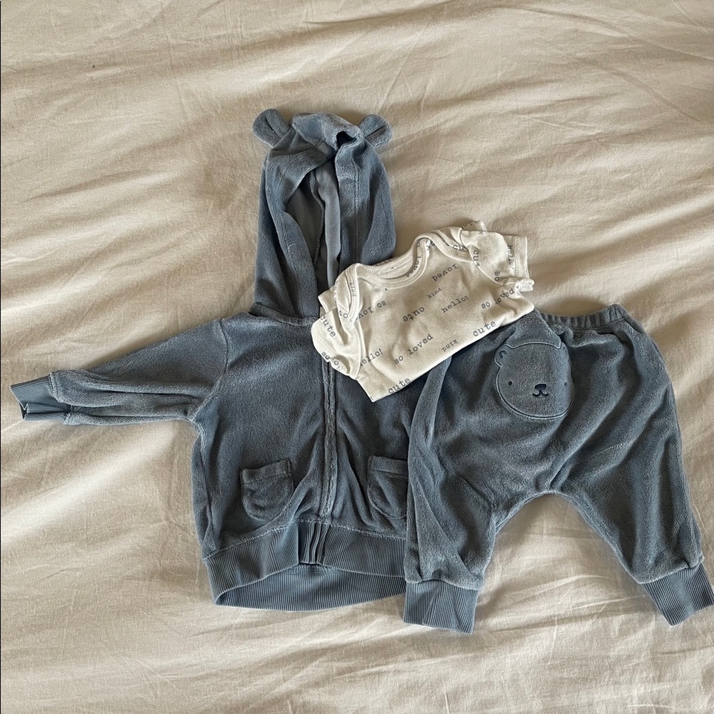 Carter’s Sweat Suit